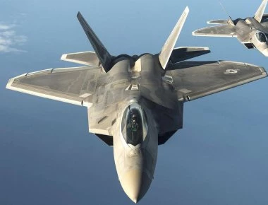 Η αμερικανική Αεροπορία θέλει τα F-22 επιχειρησιακά μέχρι το 2060!